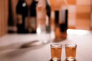 酒中歲月長(zhǎng)？理性看待每日小酌的健康迷思